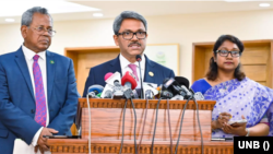 ফরেন সার্ভিস একাডেমিতে সংবাদদাতাদের সাথে কথা বলছেন পররাষ্ট্র প্রতিমন্ত্রী মো. শাহরিয়ার আলম। ২৬ জুলাই, ২০২৩। 