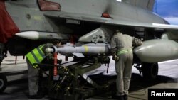 เครื่องบินรบ RAF Typhoon FGR4 ของอังกฤษ เตรียมการโจมตีใส่เป้าหมายกลุ่มฮูตีในเยเมน (ภาพจากรอยเตอร์)