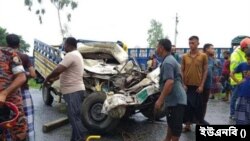 সিরাজগঞ্জে ট্রাক-পিকআপ ভ্যানের সংঘর্ষে ৪ জন নিহত