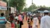বাংলাদেশের কক্সবাজার জেলার উখিয়ার কুতুপালং রোহিঙ্গা শরণার্থী শিবিরে রোহিঙ্গা শরণার্থীদের পদচারণা। (ফাইল ছবি) 