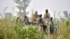 Une patrouille militaire nigérienne de l'opération "Faraouta Bouchia", qui lutte contre les bandes armées, patrouille dans la région de Maradi, près de la frontière avec le Nigeria, le 2 novembre 2022.