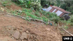 কক্সবাজারের উখিয়া রোহিঙ্গা ক্যাম্পে পাহাড় ধসে মা-মেয়ে নিহত। 