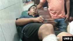 কেন্দ্রীয় ছাত্রলীগের সাবেক সদস্য আইনজীবী প্রবাল চৌধুরী পূজন, তার সিলেট নগরীর দাঁড়িয়াপাড়ার বাসভবনে হামলার শিকার হন। ১০ আগস্ট, ২০২৩।