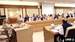 প্রধানমন্ত্রীর কার্যালয়ে অনুষ্ঠিত মন্ত্রিসভার বৈঠকে সভাপতিত্ব করেন শেখ হাসিনা। ১৯ জুন, ২০২৩। 