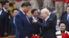 越南共产党总书记阮富仲在越南首都河内的主席府为到访的中国国家主席习近平举行欢迎仪式。（2023年12月12日）
