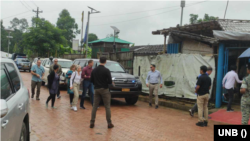 বাংলাদেশের কক্সবাজার জেলার রোহিঙ্গা শরণার্থী শিবির পরিদর্শন করছেন যুক্তরাষ্ট্র কংগ্রেসের একটি প্রতিনিধি দল। ১৪ আগস্ট, ২০২৩। 