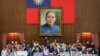 台湾立法院院长韩国瑜在观看立法院议员们的辩论。（2024年5月21日）