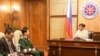 Tổng thống Philippines Ferdinand Marcos Jr. (thứ nhất từ phải) tiếp Bộ trưởng Quốc phòng Việt Nam Phan Văn Giang (thứ 2 từ trái) tại Điện Malacanang ở Manila hôm 30/8.