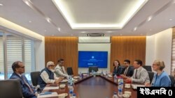 রাজধানী ঢাকার আগারগাঁওয়ে বাংলাদেশ বিনিয়োগ কর্তৃপক্ষ ভবনে সালমান এফ রহমানের সঙ্গে সৌজন্য সাক্ষাৎ শেষে আলোচনা করেন যুক্তরাজ্যের আন্তর্জাতিক বাণিজ্যবিষয়ক মন্ত্রী নাইজেল হাডলস্টন।