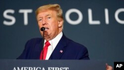 แฟ้ม - อดีตปธน.โดนัลด์ ทรัมป์ กล่าวที่ America First Policy Institute agenda summit ในกรุงวอชิงตัน 26 ก.ค. 2022 (AP Photo/Andrew Harnik, File)