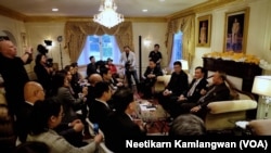 Members of Election Commission of Thailand and Deputy Permanent Secretary, Ministry of foreign Affairs answering questions from Thai press in Los Angeles. (March 2, 2019.)