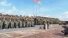 2015年8月在俄罗斯举办的一场军事比赛活动中的中国、俄罗斯和白俄罗斯军队。