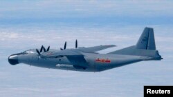 资料照：中国空军运-8运输机