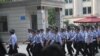 薄案开审在即 济南法院前警力加强