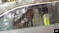 《41行动新闻》提供了作案嫌疑人克罗斯的照片