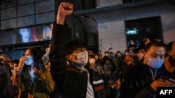 资料照片：上海民众集会，抗议新冠清零措施。(2022年11月27日）