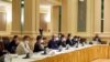 2021年5月1日，包括德国、法国、英国、中国以及俄罗斯的代表们同伊朗代表团成员在维也纳大酒店举行会谈。（法新社照片）
