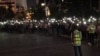 近千香港市民11月17日晚在位于中环的遮打花园举行“愿你荣光归香港”集会。