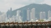 VOA连线(莫雨)：中国驻港部队宣传片展示防暴演练，白宫官员称关注解放军集结