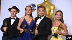 ภาพผู้ชนะบนเวทีออสการ์ 2016