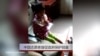VOA视频 流浪女孩寻家 中国志愿者救助弱童