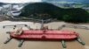 2017年5月16日，中国浙江省宁波市舟山港原油码头的油轮。