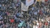 2012年2月3号，示威者继续在大马士革抗议叙利亚总统阿萨德