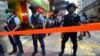 香港警察6月28日在旺角弥敦道一带针对网民发起的静默游行严密布防，有区议会形容是变相宵禁。 (美国之音/汤惠芸)