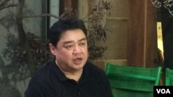 1989年广场领袖吾尔开希2016年6月1日接受美国之音采访（VOA齐勇明拍摄）