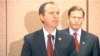 民主党众议员希夫（Adam Schiff）推动新枪支法案。