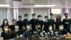 16名民主派初选抗争派参选人召开联合记者会发表声明表示，反对国安法，呼吁民主派阵营团结 （美国之音/汤惠芸）