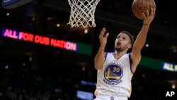 Le joueur de Golden State, Stephen Curry, 