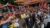 资料照片：台湾总统府公布的照片显示总统蔡英文在台中市大甲区镇澜宫参与首日妈祖南下绕境活动。(2019年4月7日)