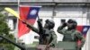 台湾士兵在双十节庆典活动中接受检阅。（2021年10月10日）