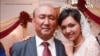 被消失的买买提·阿不都拉在女儿苏比·买买提·于克塞尔的婚礼上与她留下的合影。