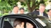 美国商务部部长骆家辉(车内右)在访问香港期间试驾mycar